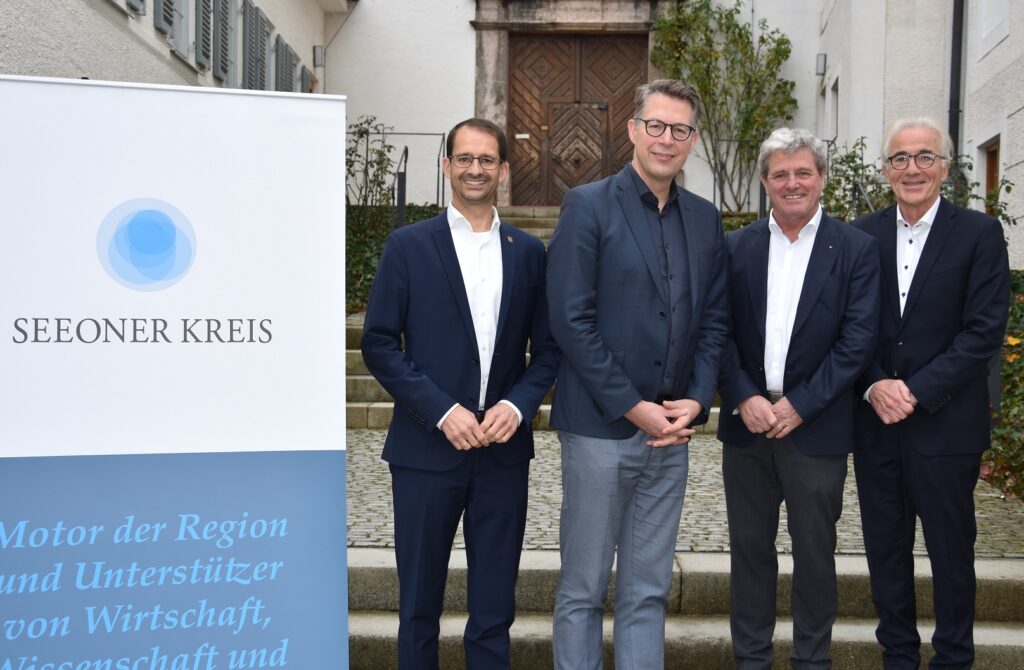 Rosenheims Oberbürgermeister Andreas März, Wissenschaftsminister Markus Blume, TH-Präsident Professor Heinrich Köster und der Vorsitzende des Seeoner Kreises Gerald Rhein